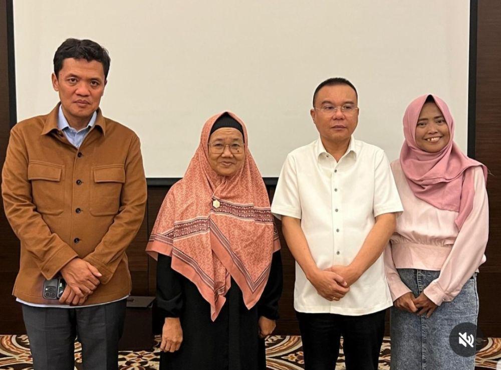 IKOHI: Keluarga Aktivis 1998 Dibohongi, Tiba-tiba Ditemui Dasco