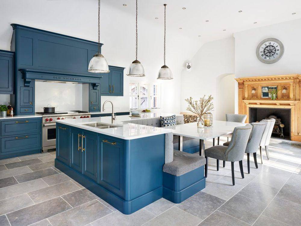 Banquette seating (instagram.com/dabonport_interiors)