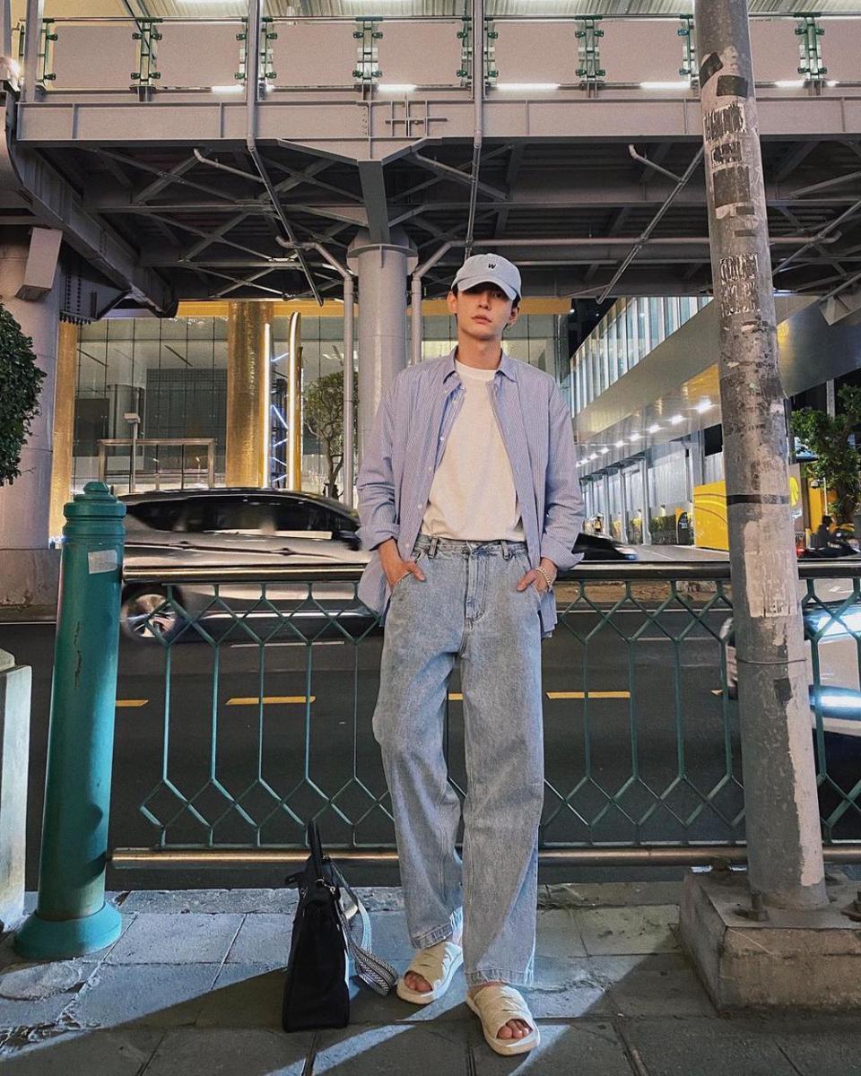 styling outer shirt ala Nut Supanut (instagram.com/supanut)