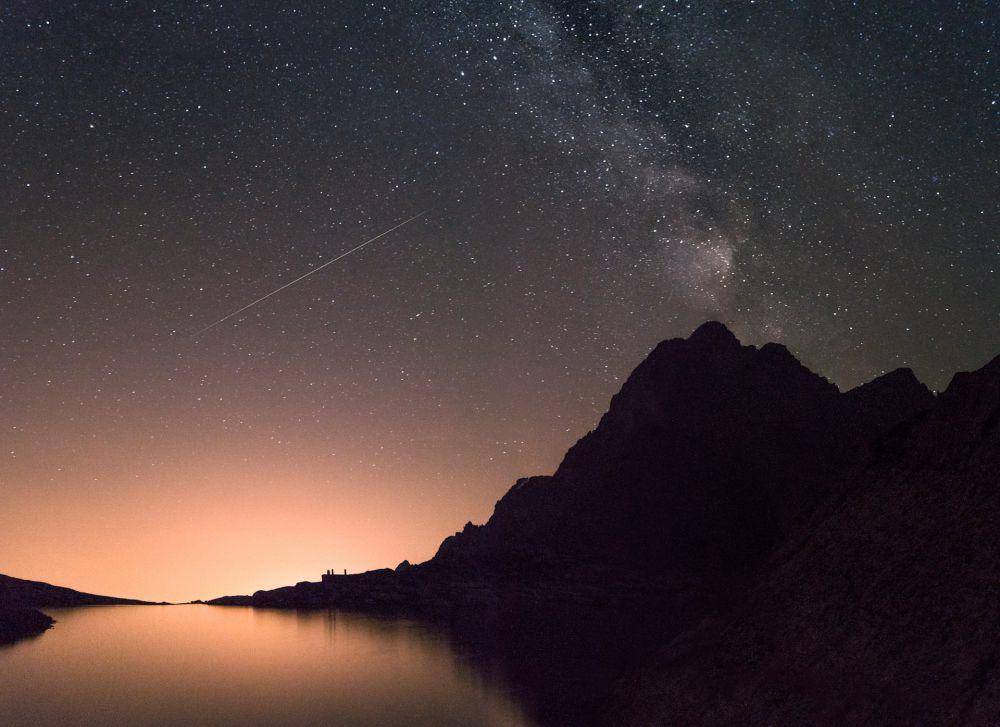 Meteor jatuh (unsplash.com/Štefan Štefančík)