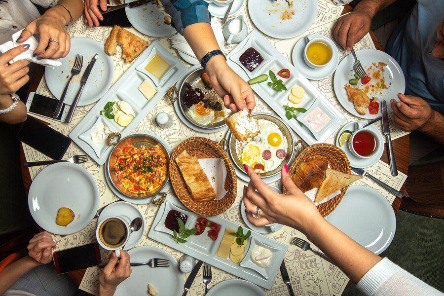 Ilustrasi makanan (freepik.com/KamranAydinov)