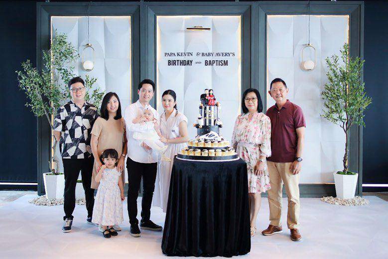 potret perayaan ulang tahun Kevin Sanjaya dan pembaptisan Baby Avery (instagram.com/valenciatanoe)