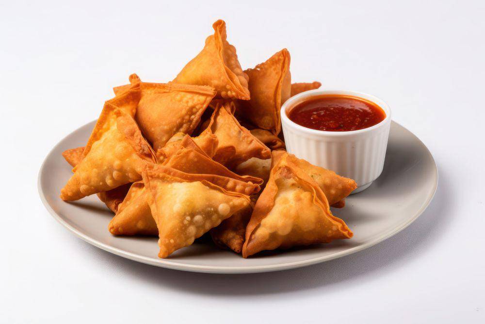 ilustrasi samosa yang renyah (vecteezy.com/kanazonestore)