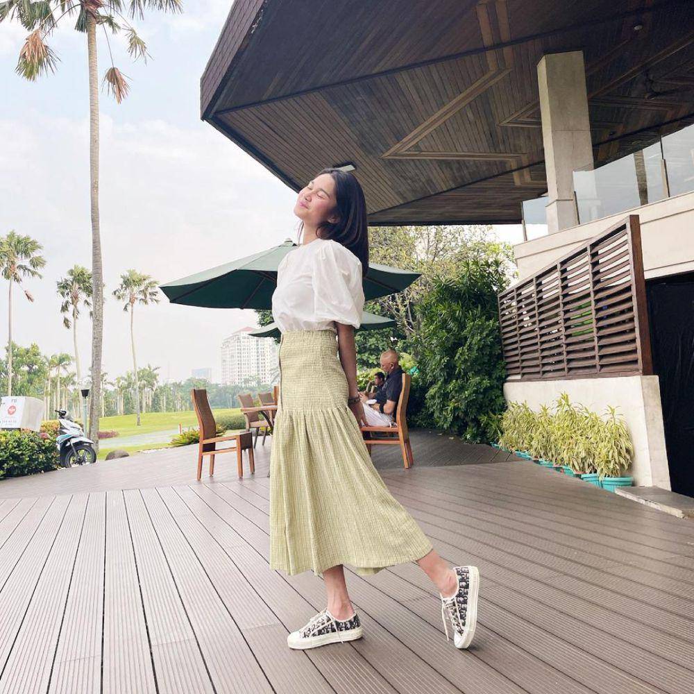 ide mix and match rok ala Azizah Salsha (instagram.com/azizahsalsha_)