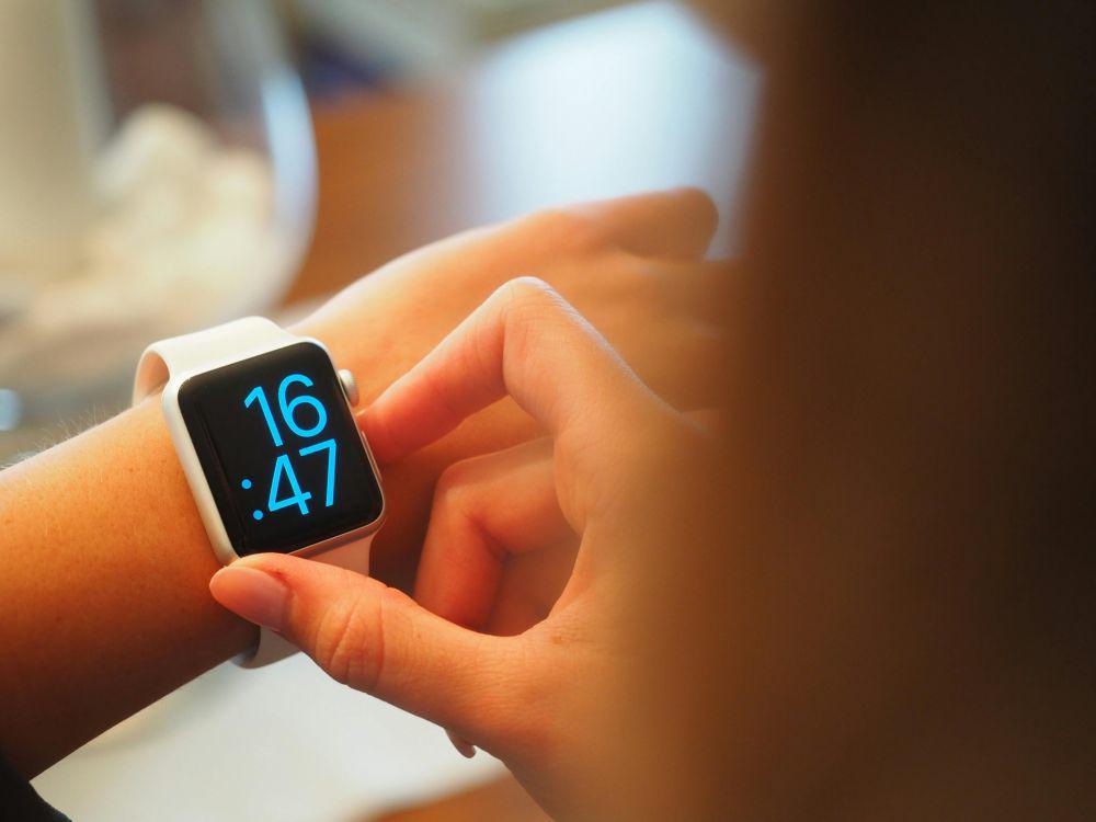 5 Smartwatch dengan Teknologi NFC, Canggih dan Desain yang Gokil!