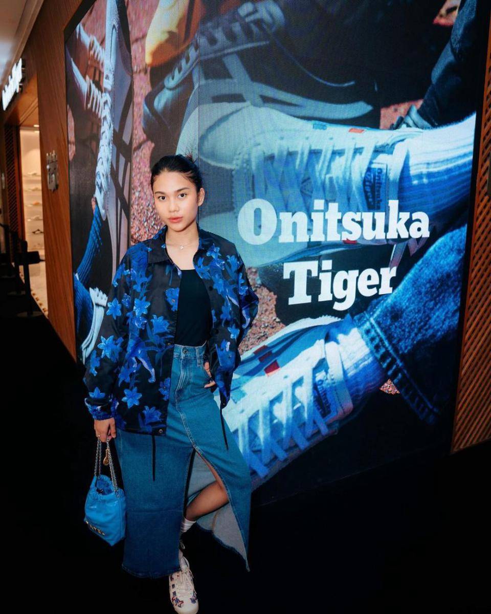 ide mix and match rok ala Azizah Salsha (instagram.com/azizahsalsha_)