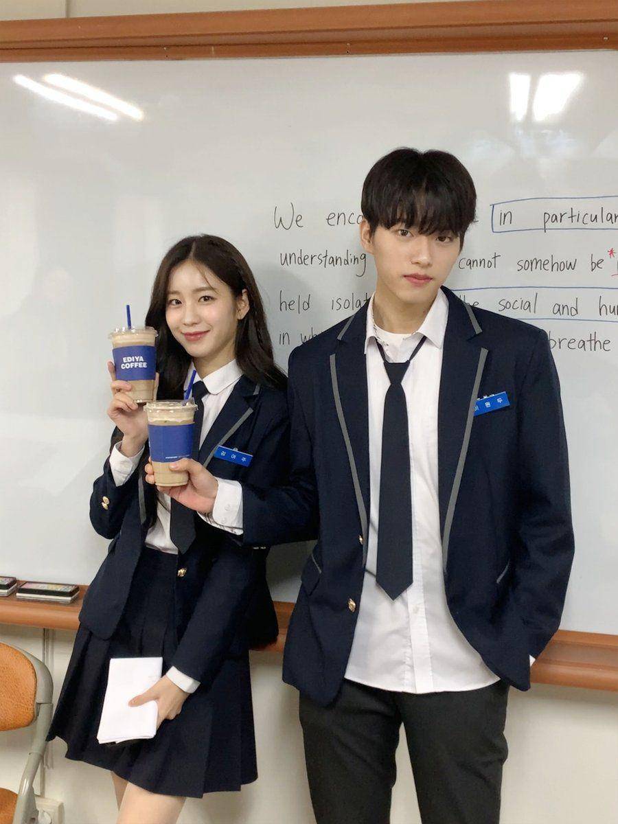 Still cut drama Korea Caffeine Romance (dok. My Dramalist/Caffeine Romance)