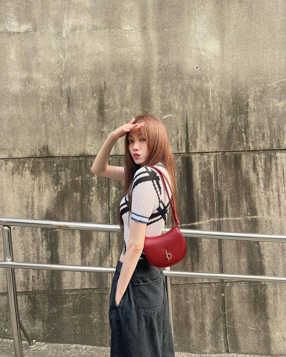 Lee Sung Kyung (Instagram.com/heybiblee)