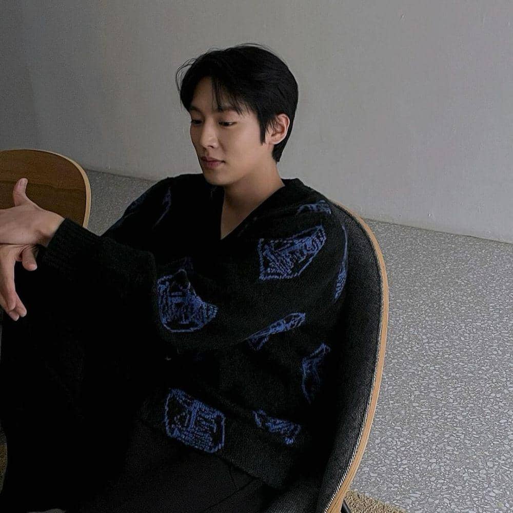 potret outfit nongkrong ala Lee Ki Taek (instagram.com/leekiitaek)