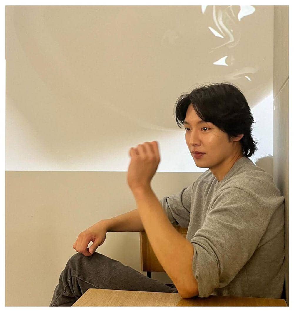 potret outfit nongkrong ala Lee Ki Taek (instagram.com/leekiitaek)