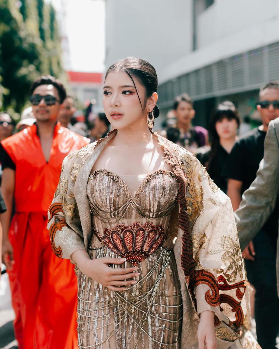 potret Tiara Andini di Jember Fashion Carnival 2024 (instagram.com/tiaraandini)