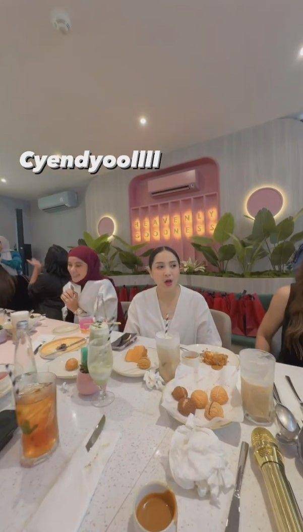 potret Geng Cendol arisan (instagram.com/aurelie.hermansyah)