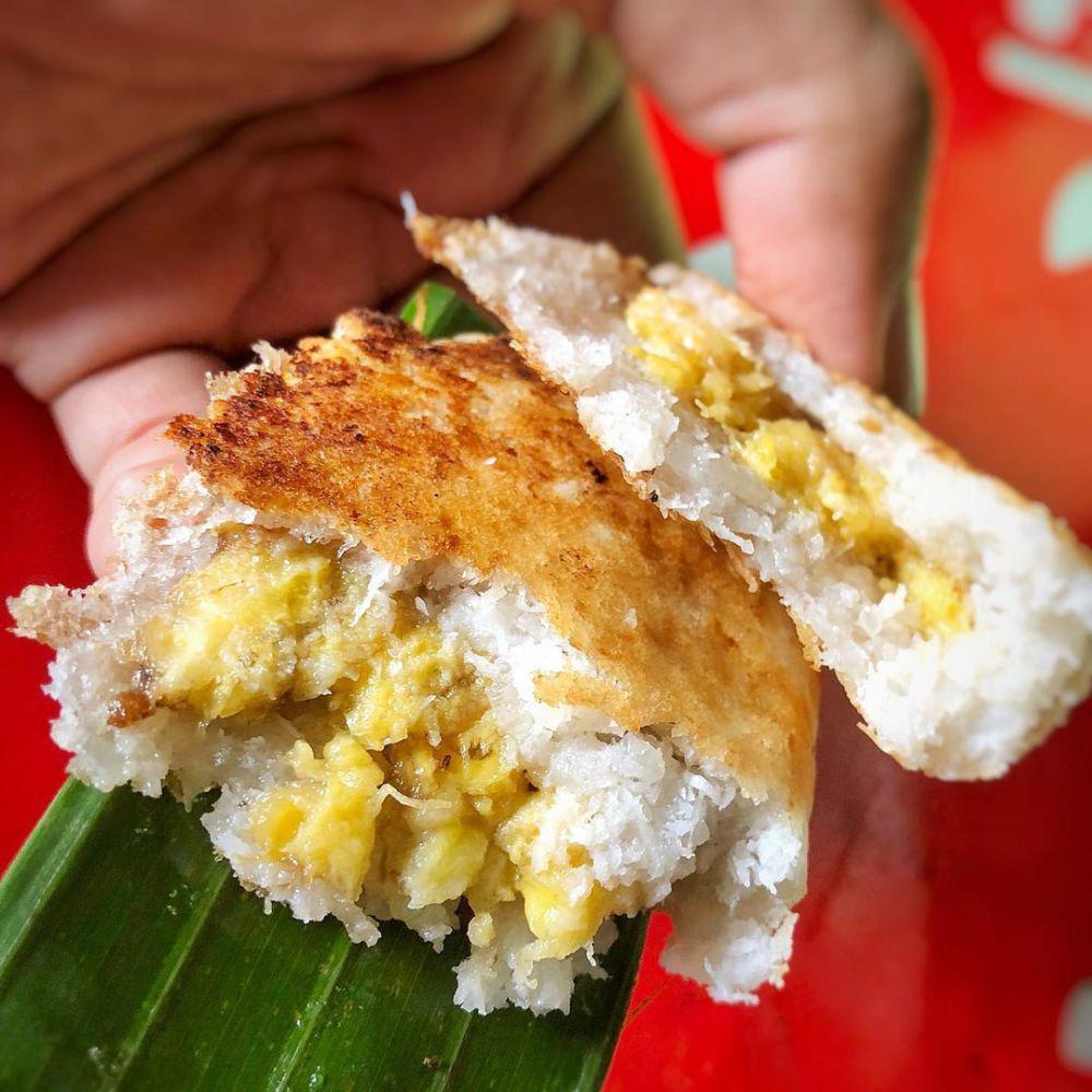potret ledre ketan isi pisang yang matang luar dalam (instagram.com/dwiyan_tamautau)