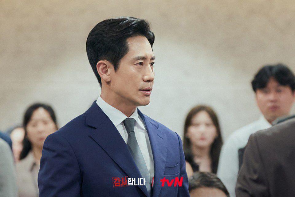 Shin Cha Il (Shin Ha Kyun) di drakor The Auditors (dok. tvN/The Auditors)