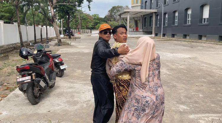 Pengantin pria mengamuk ke pengunjuk rasa yang disebut menyebabkan pesta pernikahannya sepi tamu, Selasa (6/8/2024)/Istimewa