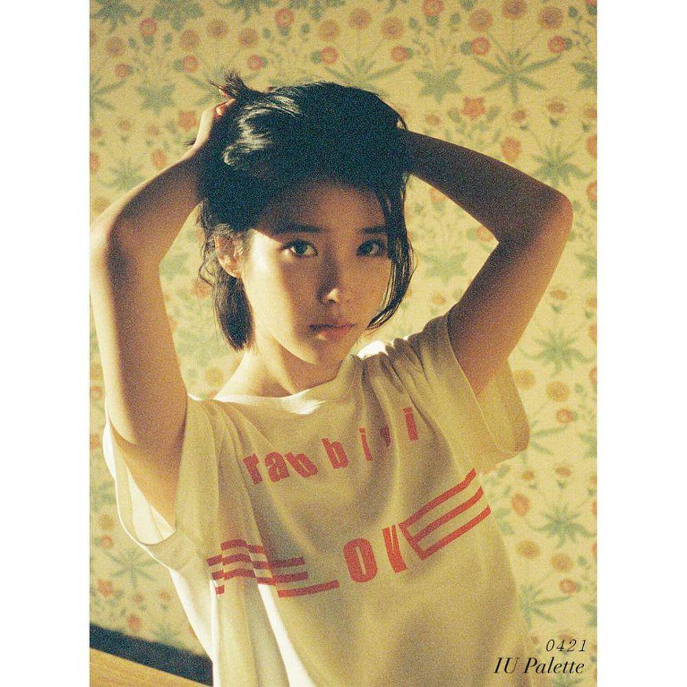 potret IU untuk album palette (instagram.com/dlwlrma)