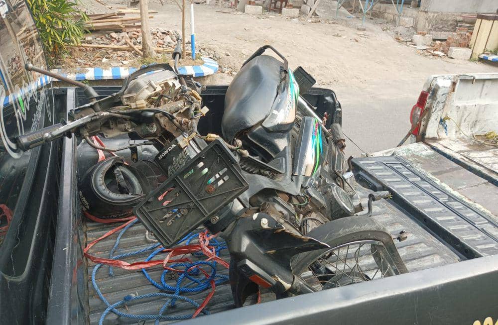 Motor PNS rusak parah usai jadi korban tabrak lari di Jombang. IDN Times/Zainul Arifin
