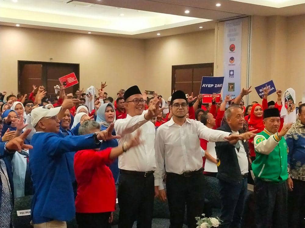 Deklarasi Ayep Zaki dan Bobby Maulana sebagai bacalon Wali Kota dan Wakil Wali Kota Sukabumi Pilkada 2024 (IDN Times/Siti Fatimah