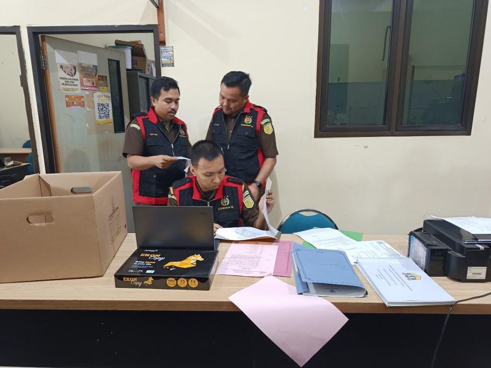 Kejari Geledah Rumah Hingga Kantor Kadispora Kota Serang