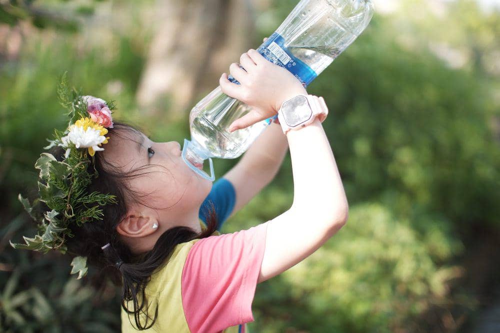 ilustrasi anak minum air (pixabay.com/NGUYEN NGOC TIEN)