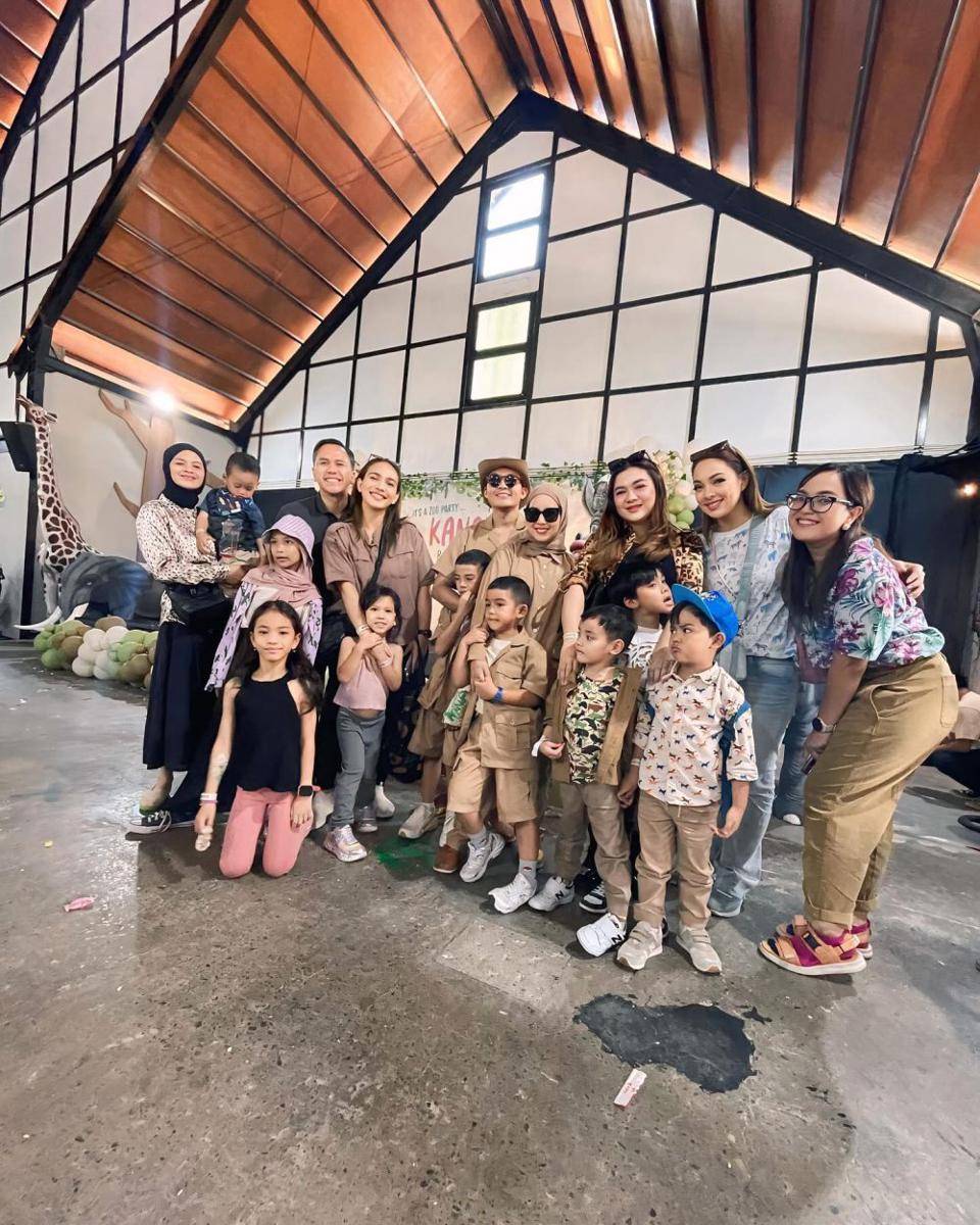 potret Reisa Broto Asmoro di ulang tahun anak Tya Ariestya (instagram.com/reisabrotoasmoro)