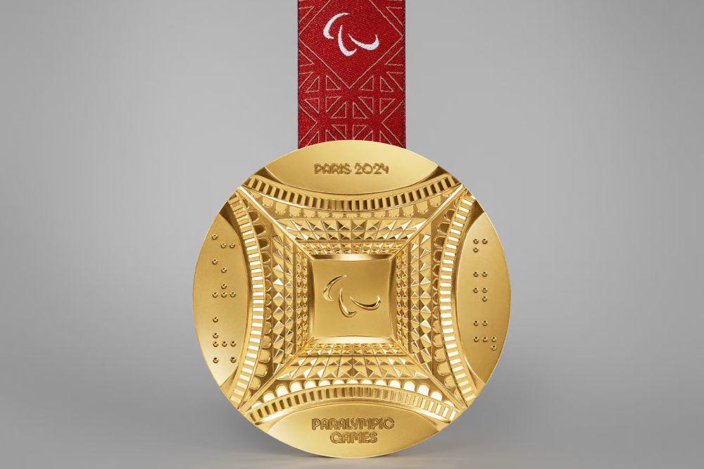 Bagian belakang Medali Paralimpiade Paris 2024 (olympics.com)