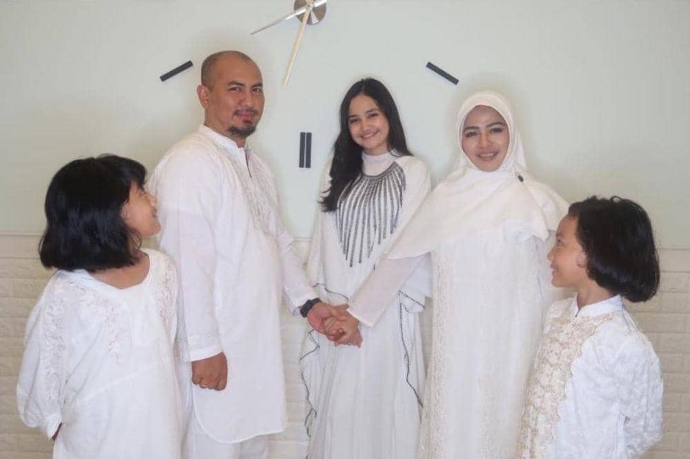 Syifa Hadju dan mama (instagram.com/sndihadju)