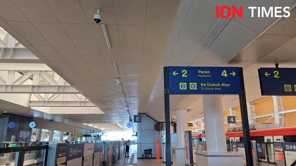 Stasiun LRT Jabodebek, Jakarta (IDN Times/Dhiya Awlia Azzahra)