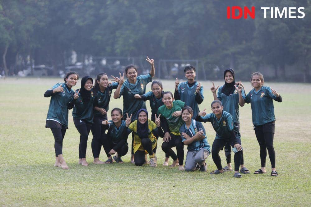 Tim hoki putri Indoor Sumut (IDN Times/Doni Hermawan)