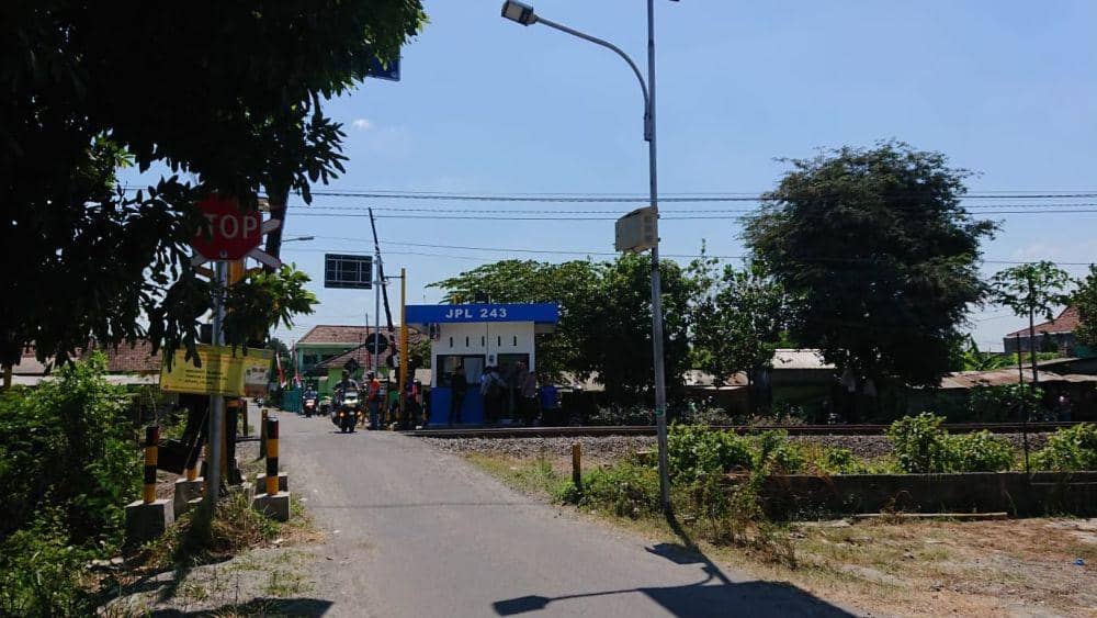 Pos penjagaan di perlintasan kereta api Desa Plosokandang. IDN Times/ Bramanta Pamungkas