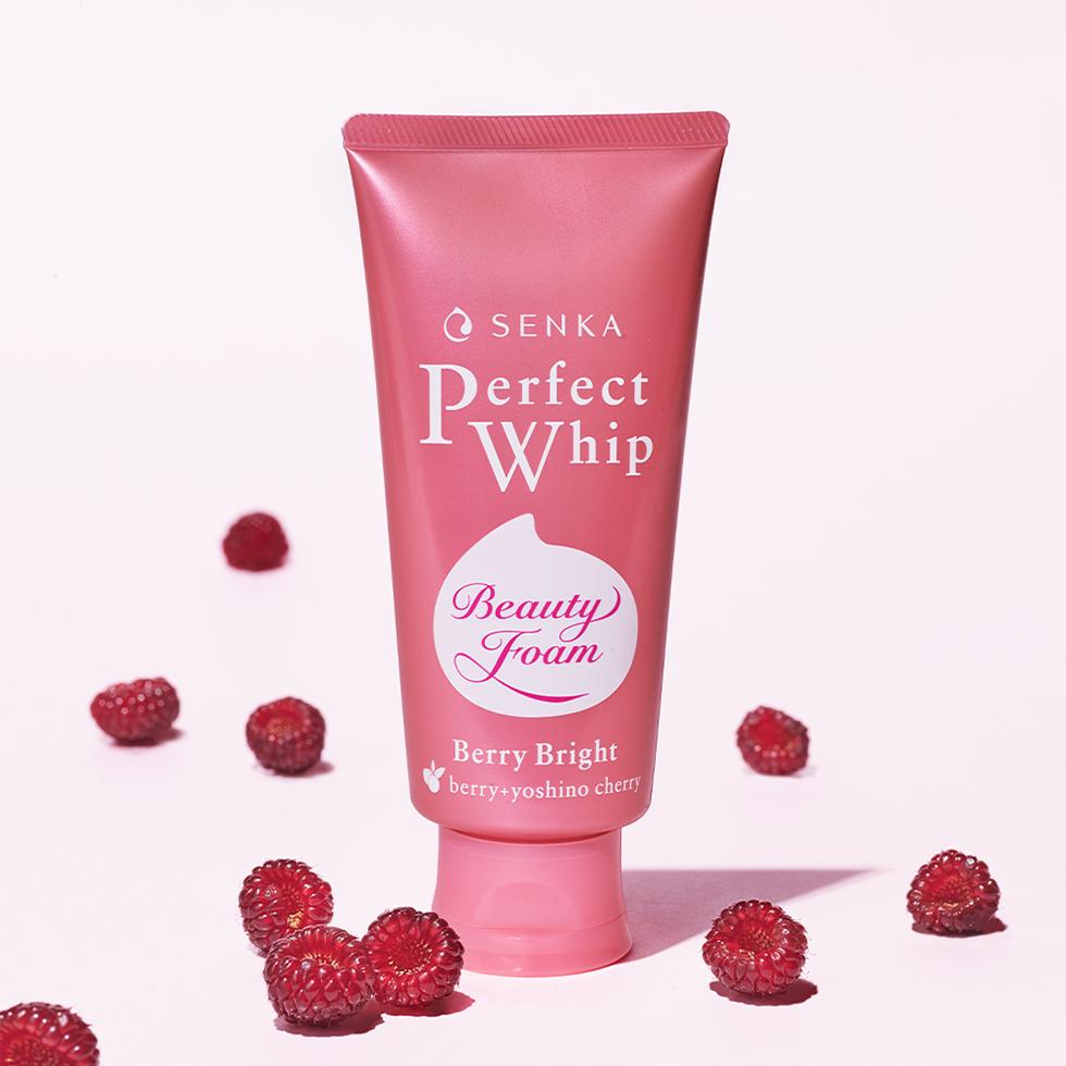 Senka Perfect Whip Berry Bright Facial Foam (senka.id)