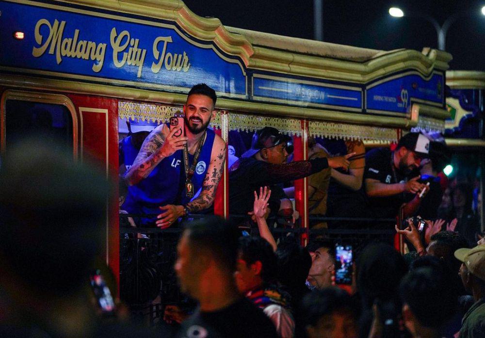 Pemain Arema FC saat merayakan juara Piala Presiden 2024 di Kota Malang. (Dok. Media Officer Arema FC)