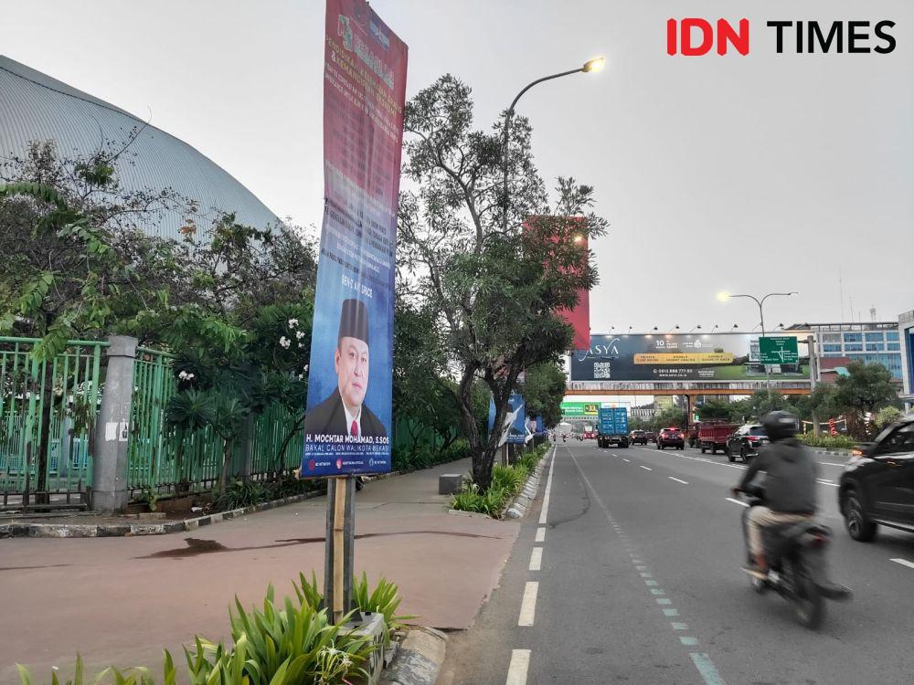 APK yang dipasang di wilayah Kota Bekasi. (IDN Times/Imam Faishal)