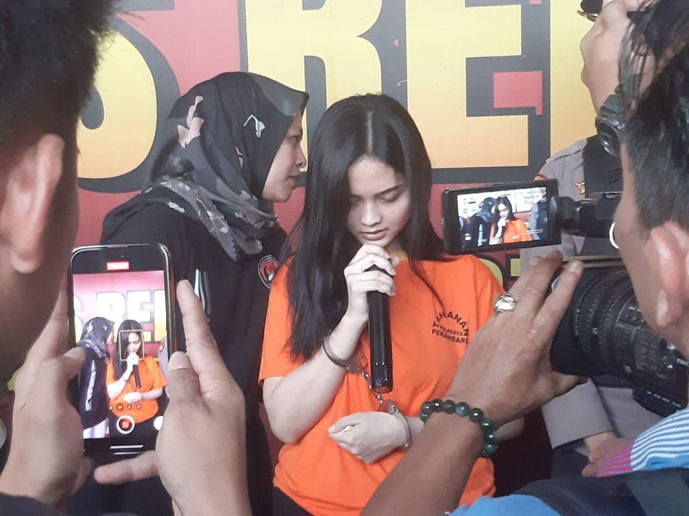 Marisa Putri saat diekspose Polresta Pekanbaru (IDN Times/ Fanny Rizano)