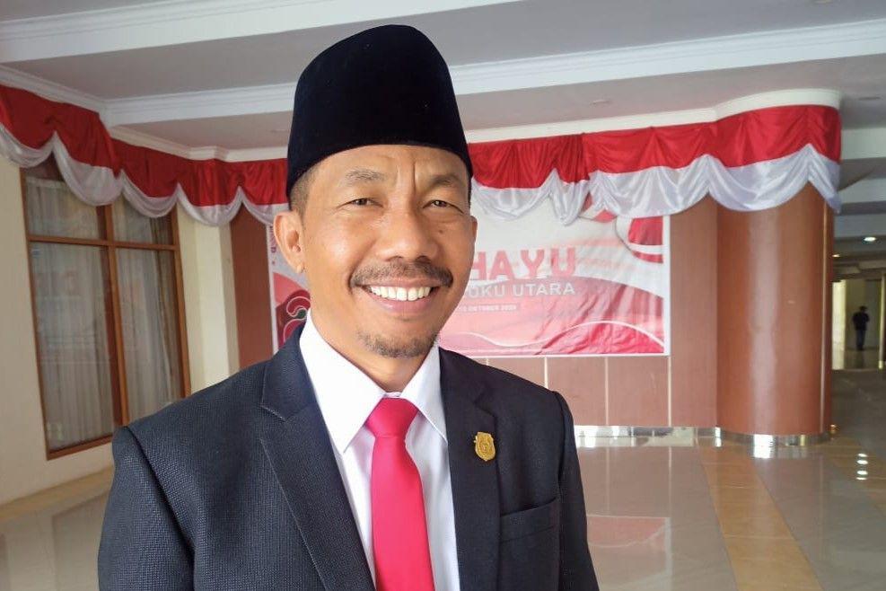 Ketua DPRD Maluku Utara Kuntu Daud (facebook.com/SahabatKuntuDaudOfficial)