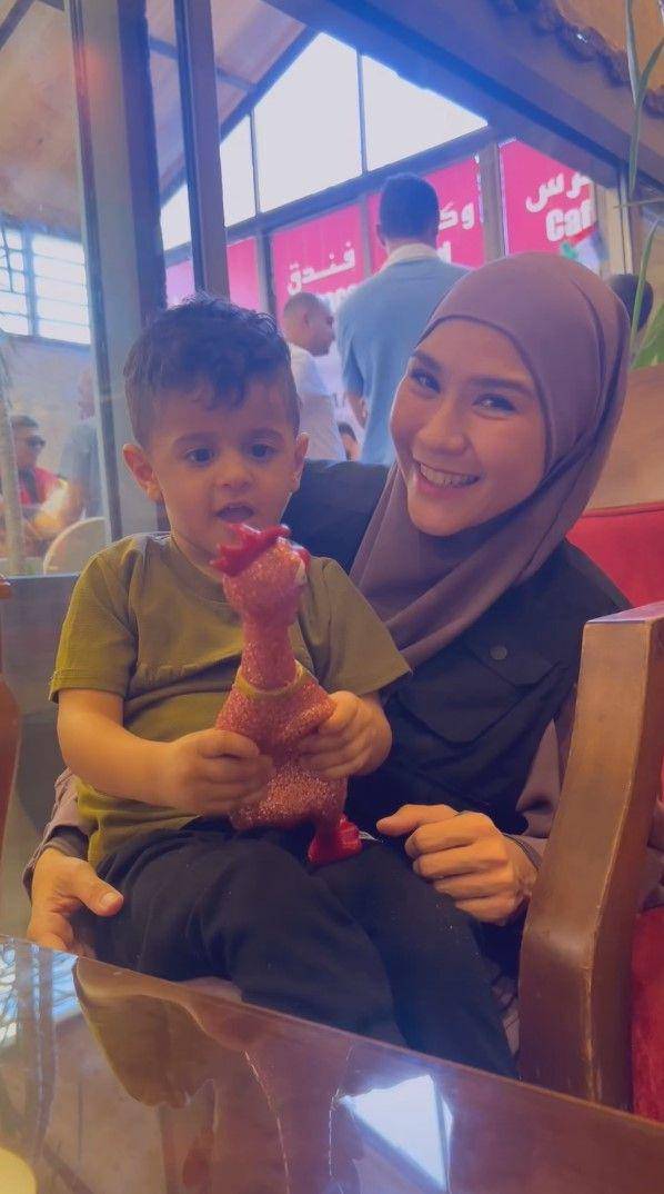 potret Zaskia Mecca di kamp pengungsian Palestina (instagram.com/zaskiadyamecca)