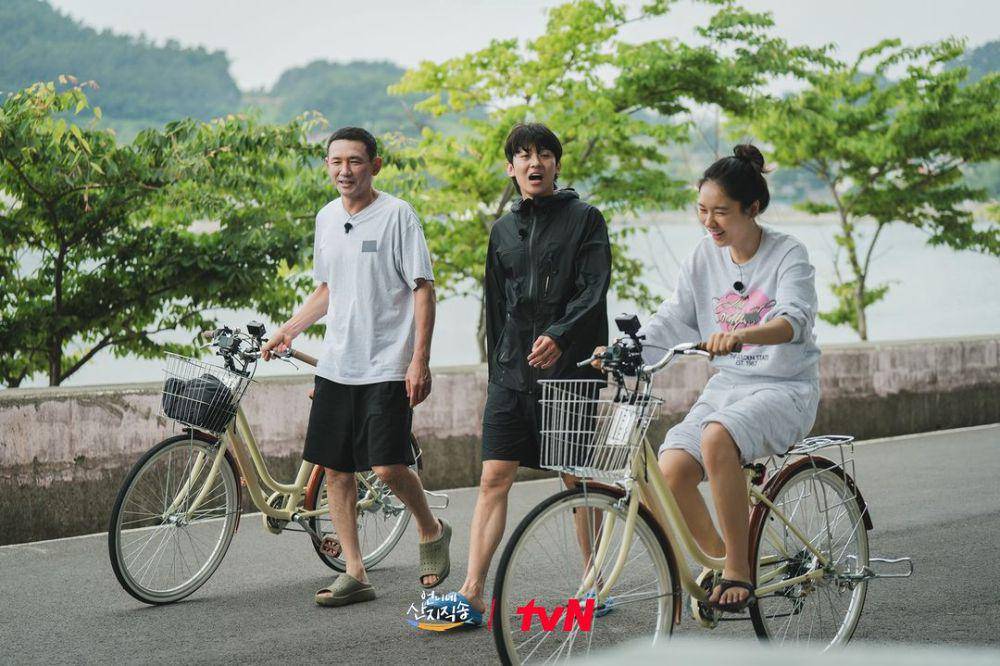 cuplikan variety show Korea Fresh Off The Sea (instagram.com/tvn_joy)