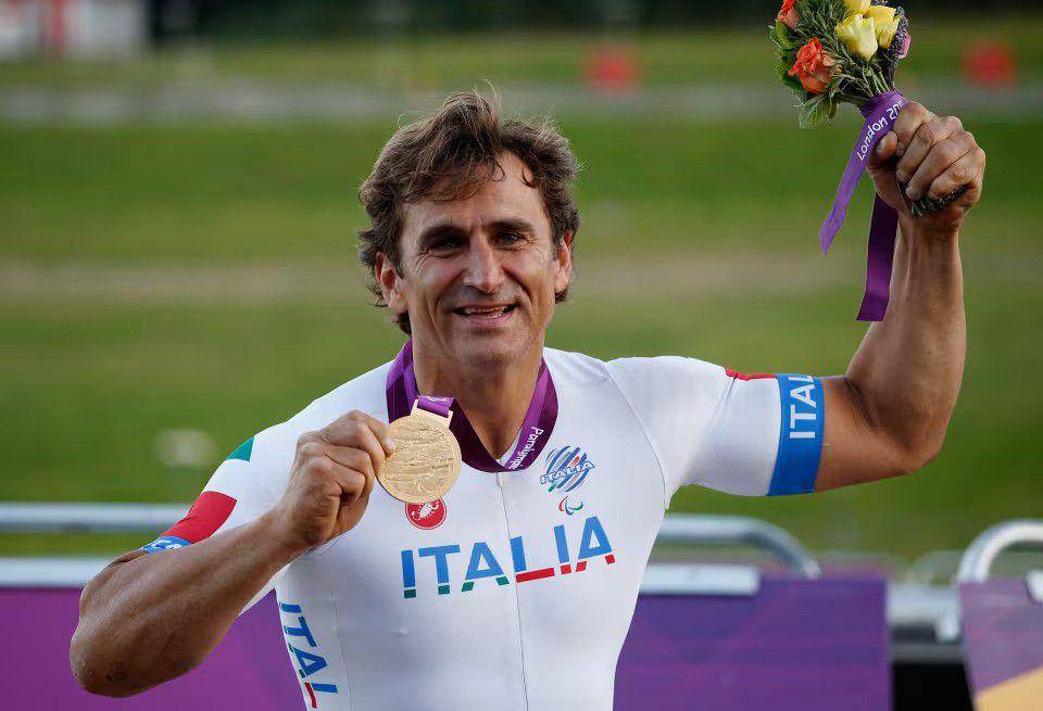Alex Zanardi saat meraih medali emas di Paralimpiade London 2012. (formula1.com)