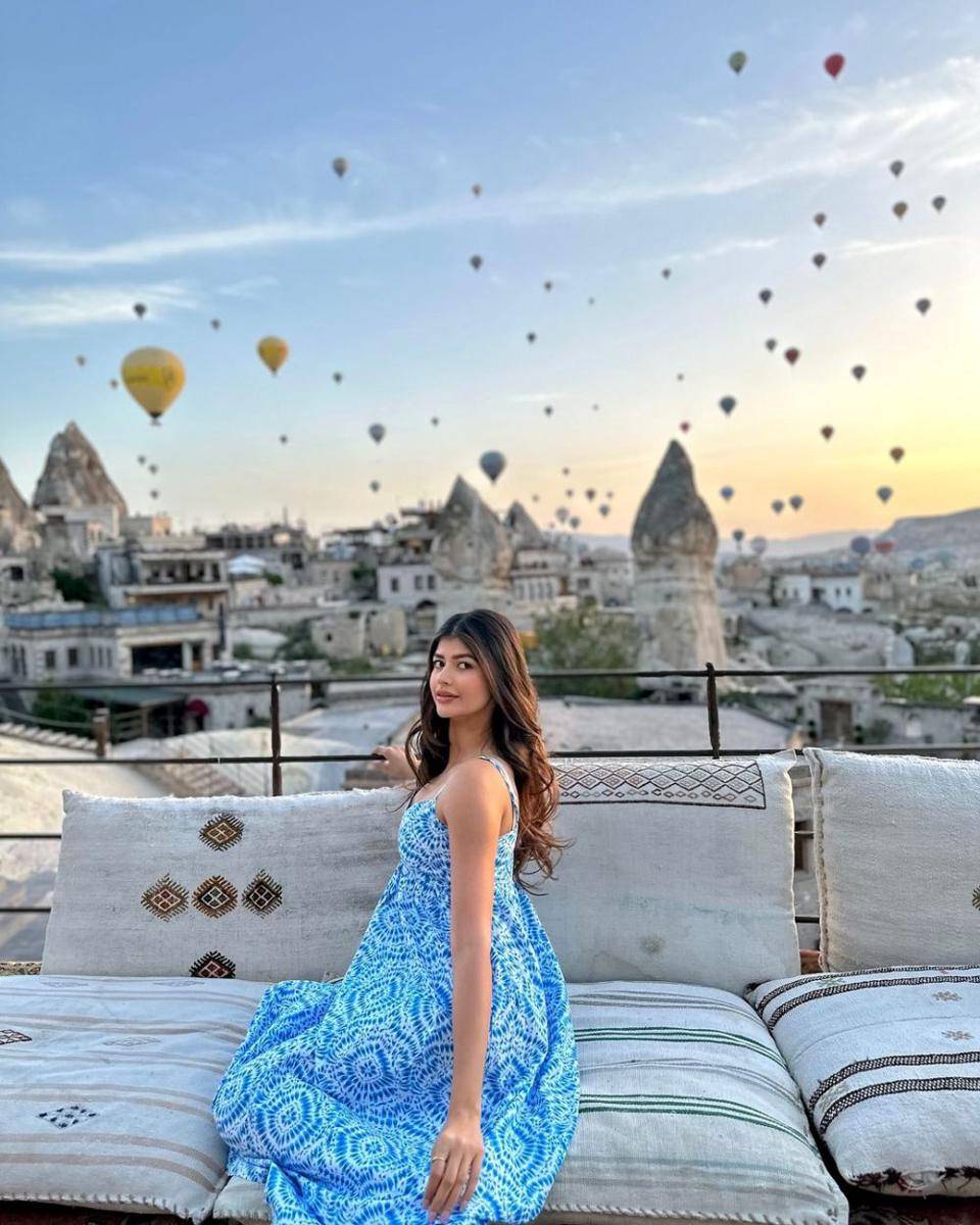 Anjini Dhawan (instagram.com/anjinidhawan)