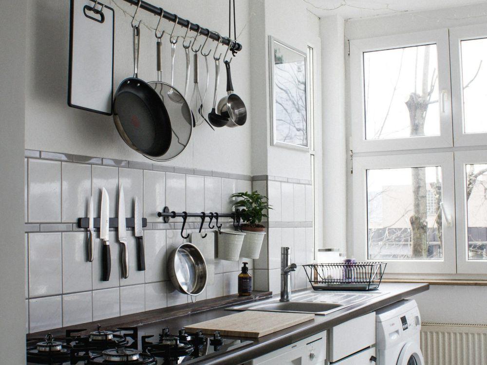 9 Tips Memaksimalkan Ruang Penyimpanan pada Dapur Kecil