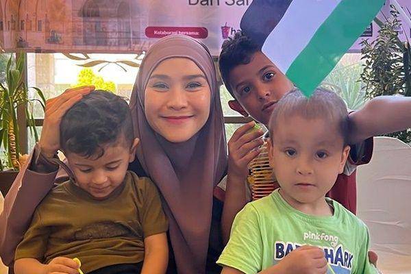 potret Zaskia Mecca di kamp pengungsian Palestina (instagram.com/zaskiadyamecca)