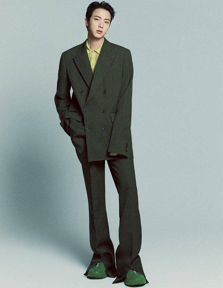 potret Jin BTS jadi global brand ambassador Gucci (dok.Gucci/WWD)