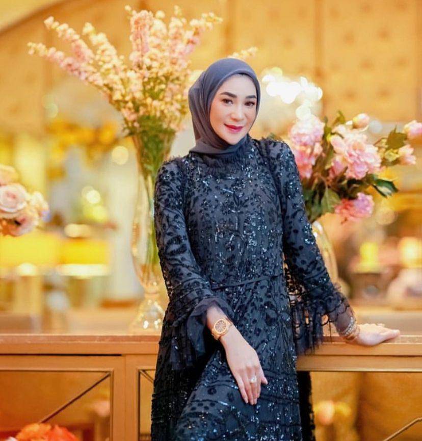 biodata dan profil Rien Wartia Trigina (Instagram.com/erintaulany)