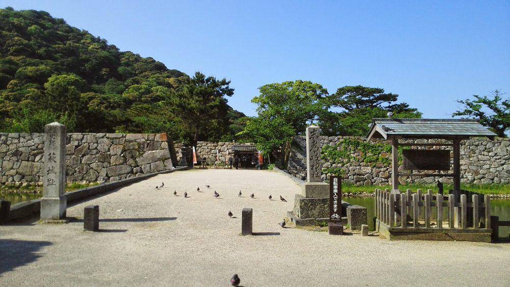 reruntuhan Hagi Castle (pixabay.com/Jean-Charles Bossis)