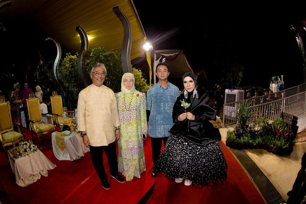 7 Potret Melly Goeslaw Isi Acara Ultah di Kerajaan Pahang, Malaysia