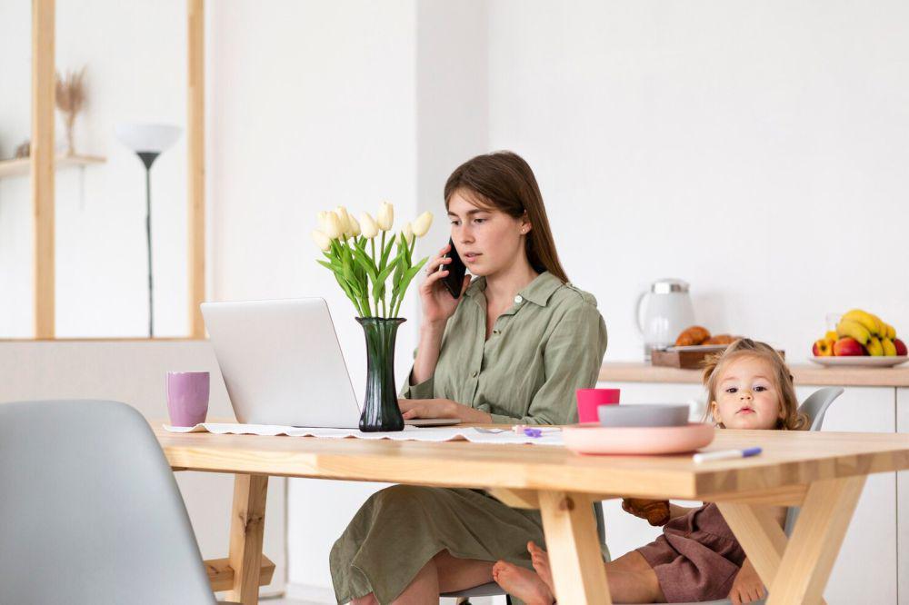 5 Tips Freelancing untuk Ibu Rumah Tangga, Belajar Pengembangan Diri!