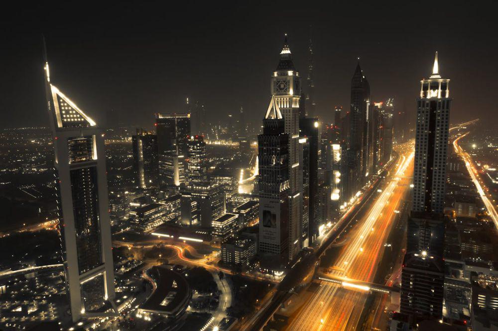 Cara Mengatur Kamera dan Komposisi untuk Hasil Light Trails yang Epik