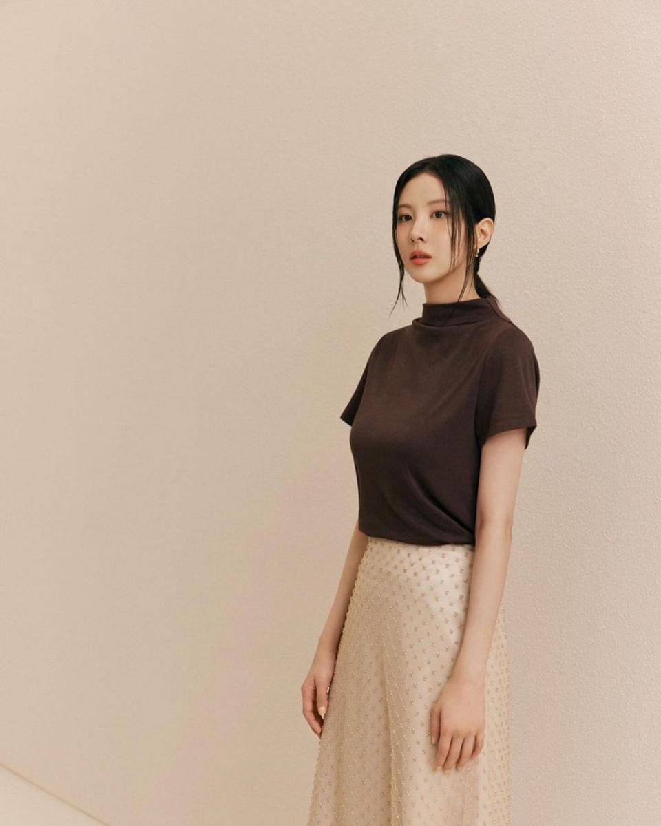 outfit casual smart ala Seohyun SNSD (instagram.com/@seojuhyun_s)
