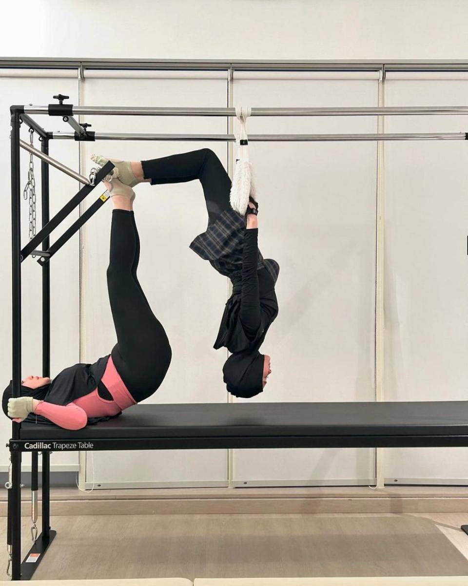 Inara Rusli berlatih pilates (instagram.com/mommy_starla)