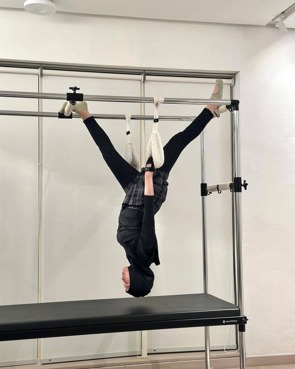 Inara Rusli berlatih pilates (instagram.com/mommy_starla)